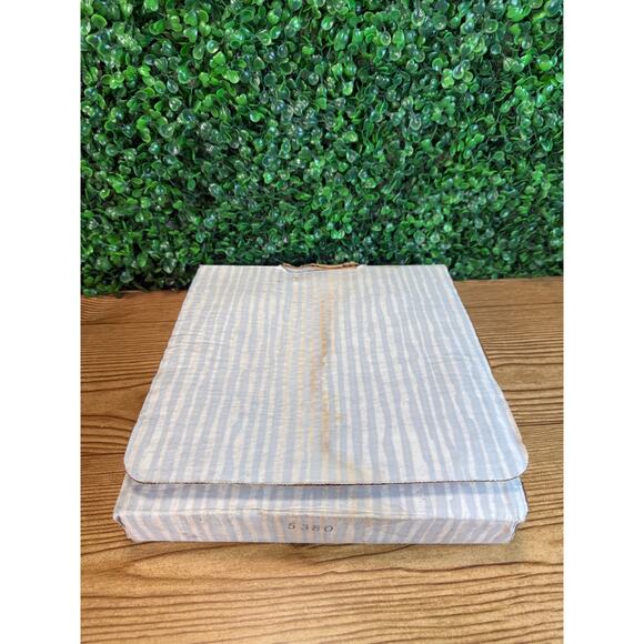 ELVIS PRESLEY PLATE CHRISTMAS AT GRACELAND  LIMITED EDITION - Picture 3 of 8